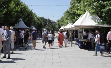 Nga “po ndihemi si të huaj” deri te “këtu e ndjejmë ngrohtësinë”, mërgimtarët tregojnë si po i kalojnë pushimet në Kosovë