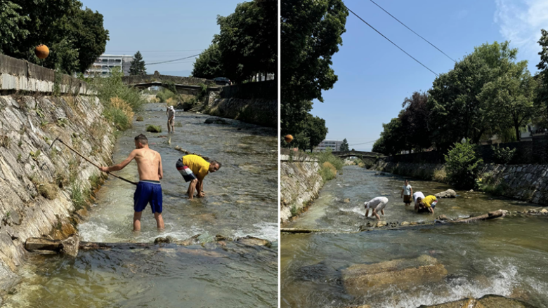 Tetovarët vullnetarisht pastrojnë shtratin e lumit Shkumbin