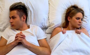 Gjashtë gabime të cilat femrat nuk ua falin meshkujve në krevat