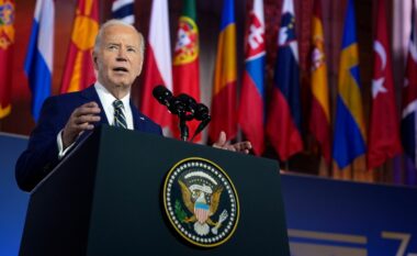 Biden premton sisteme të tjera të mbrojtjes ajrore dhe këmbëngul se “Ukraina mund dhe do ta ndalojë Putinin”