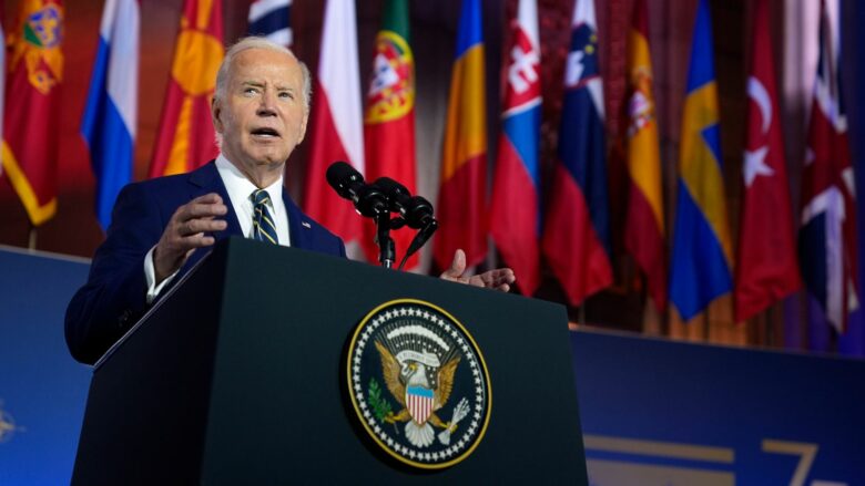 Biden premton sisteme të tjera të mbrojtjes ajrore dhe këmbëngul se “Ukraina mund dhe do ta ndalojë Putinin”