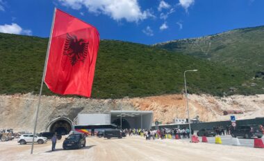 Hapet Tuneli i Llogorasë me ceremoni festive, shkurtohet rruga për në plazhet e jugut