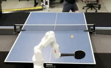 Roboti i Google tashmë po mund njerëzit në pingpong