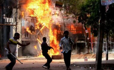 Së paku 76 të vrarë në protestat antiqeveritare në Bangladesh