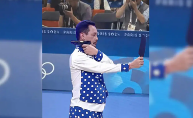 Si qëndron e vërteta pas fotografisë virale të qitësit që përdor pasqyrë për të goditur objektivin në Lojërat Olimpike të Parisit?