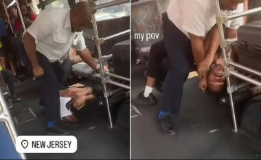 Pasagjeri pështyn shoferin e autobusit në New Jersey, ai e rrah brutalisht – pamjet bëhen virale