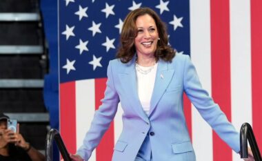 Kamala Harris zyrtarisht siguron nominimin e Partisë Demokratike me 99 për qind të votave