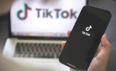 “Kush qëndron më gjatë pa frymë”, drejtori i Arsimit në Kamenicë jep detaje si tentuan nxënësit ta lëndonin vetën të ndikuar nga sfida e “TikTok-ut”