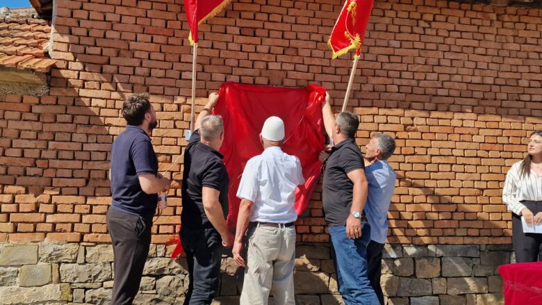 Zbulohet pllaka në shtëpinë e Shaban Mustafës, gjatë luftës ishte strehë për luftëtarët e UÇK-së