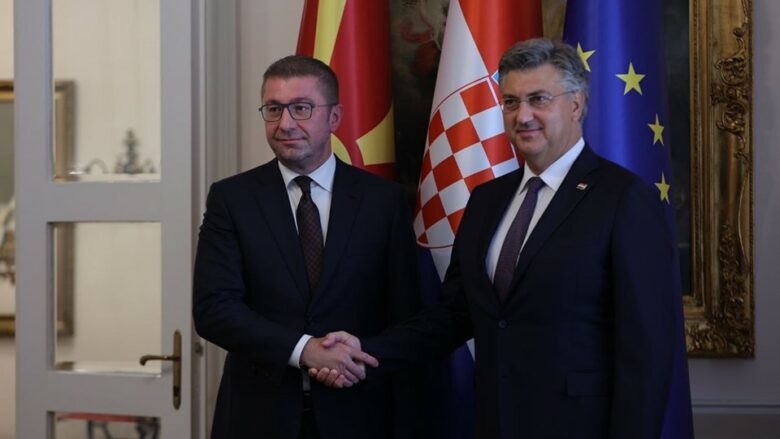 Mickoski-Plenkoviq: Nënshkruam disa marrëveshje bashkëpunimi në mes dy qeverive