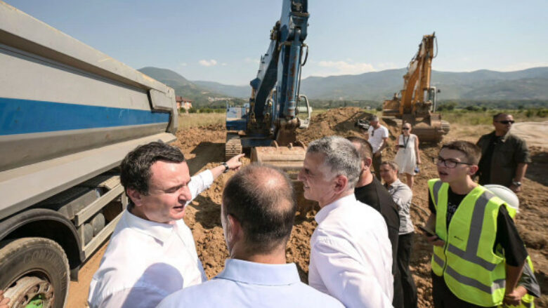 ​Kurti publikon pamje nga ndërtimi i rrugës Prizren-Tetovë: Po lidhim dy qytete historike