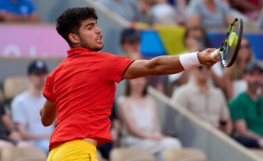 Carlos Alcaraz i duhet të kënaqet vetëm me medaljen e argjendtë – humb finalen në Paris 2024