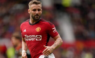 Shaw u lëndua dhe do ta humbasë startin e sezonit – Man Utd befason me zëvendësuesin e tij