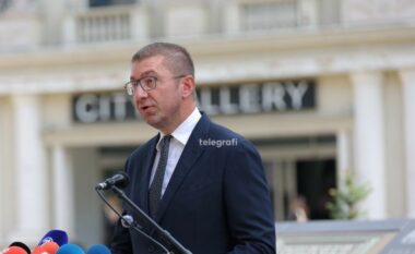 Mickoski për ligjin e gjuhëve: Të mos i bëjmë presion Gjykatës Kushtetuese