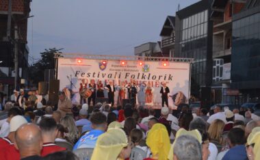 Ansambli “Deçani” fitues të festivalit folklorik “Oda e Llapushës