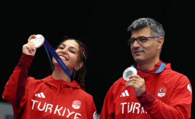 Olimpsti turk, Yusuf Dikec dhe partnerja e tij e garës Ilayda Tarhan do të fitojë një çmim të madh për medaljen e argjendtë në Paris 2024