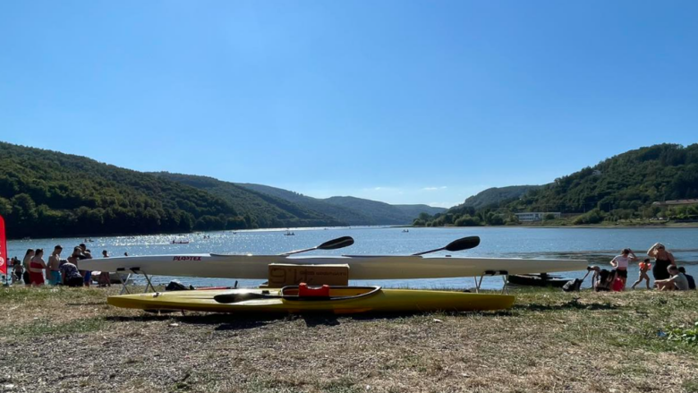 Mbahet edicioni i parë i Festivalit “Kayak Fest Kosova” në Liqenin e Batllavës