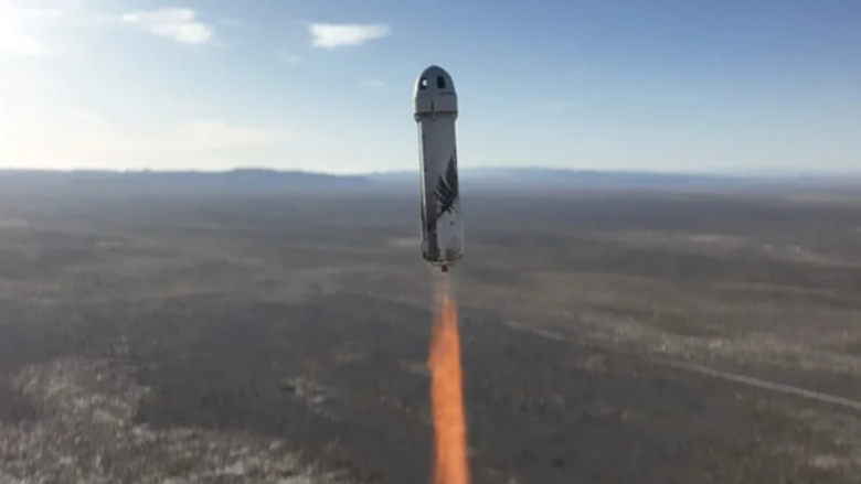 Blue Origin bëri një fluturim turistik në hapësirë me gjashtë pasagjerë