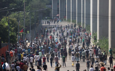 Protestat në Bangladesh, shefi i ushtrisë me fjalim para kombit