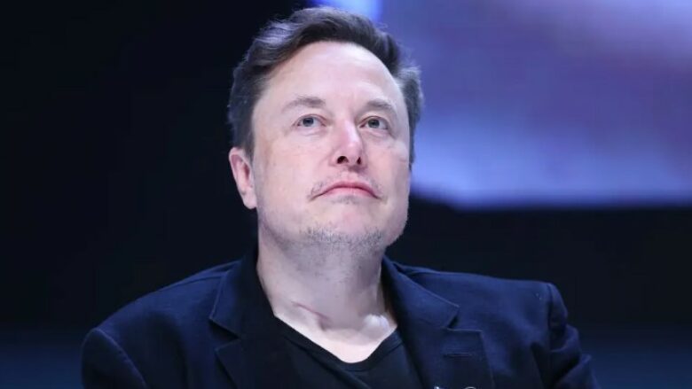 Musk thotë se Starlink do t’i lejojë njerëzit e bllokuar në “zonat e vdekura” të përdorin shërbimet e urgjencës në telefonat e tyre falas