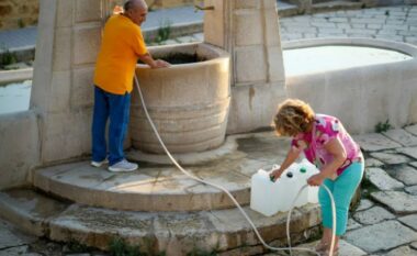 Reduktime të ashpra të ujit në Itali – sicilianët po e humbin durimin