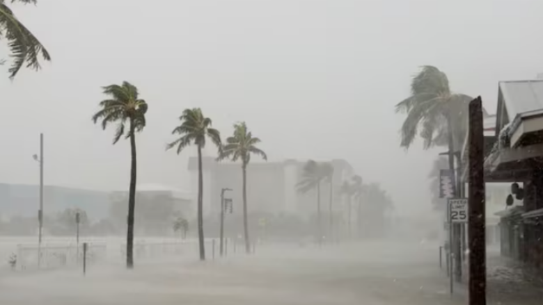 Uragani Debby godet Floridën