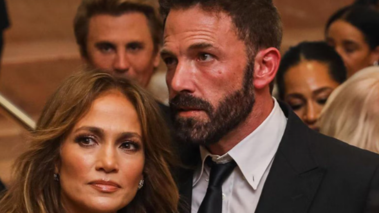 I dha fund martesës së katërt – miqtë të dëshpëruar me Jennifer Lopez, ia lënë fajin për ndarjen nga Ben Affleck