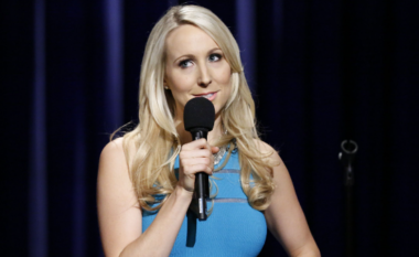 Nikki Glaser do të prezantojë Golden Globes 2025