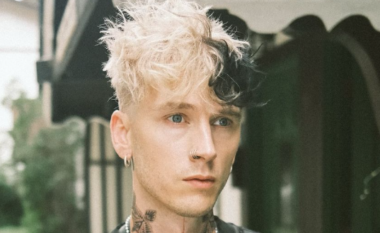 Machine Gun Kelly tregon se si vajza e tij 15-vjeçare e ndihmoi atë të linte drogën