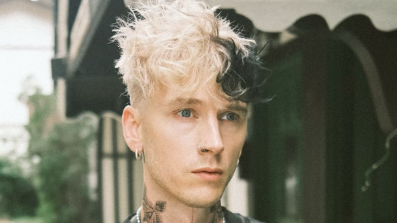 Machine Gun Kelly tregon se si vajza e tij 15-vjeçare e ndihmoi atë të linte drogën