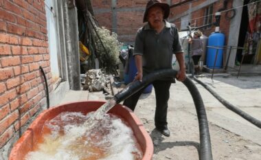 Meksikanët shfrytëzojnë ujin e shiut për shkak të thatësirës së madhe