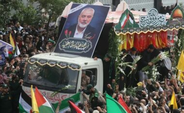 Mijëra njerëz në procesionin funeral në Iran të shefit politik të Hamasit që u vra në një sulm në Teheran