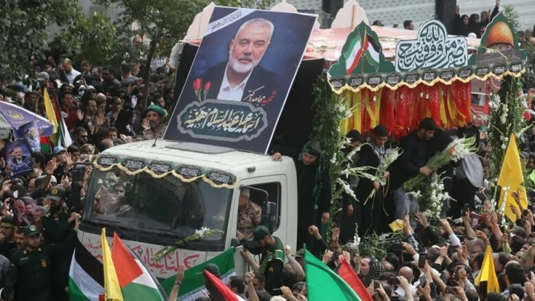Mijëra njerëz në procesionin funeral në Iran të shefit politik të Hamasit që u vra në një sulm në Teheran