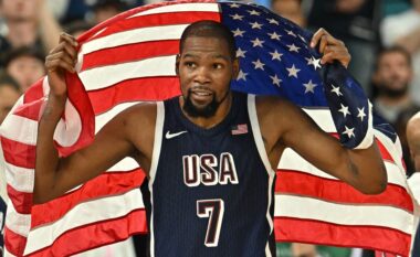 Kevin Durant hyn në botën e futbollit, bëhet njëri nga pronarët e gjigantit evropian