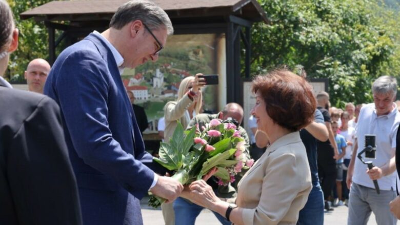 “Ndjehuni si në shtëpinë tuaj”, Vuçiq mirëpriti presidenten Siljanovska në manastirin “Shën Prohor Pçinjski”