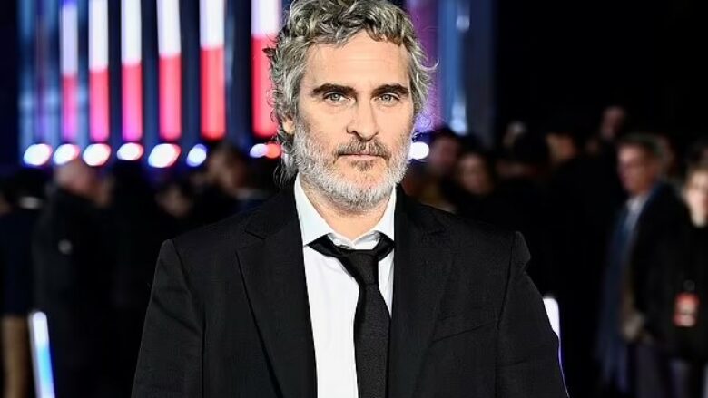 Joaquin Phoenix tërhiqet nga filmi romantik për homoseksualët, vetëm pesë ditë para xhirimit