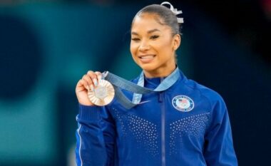 Prapaskena dramatike – gjimnastja amerikane Jordan Chiles detyrohet ta kthejë medaljen, atë e ka fituar dikush tjetër