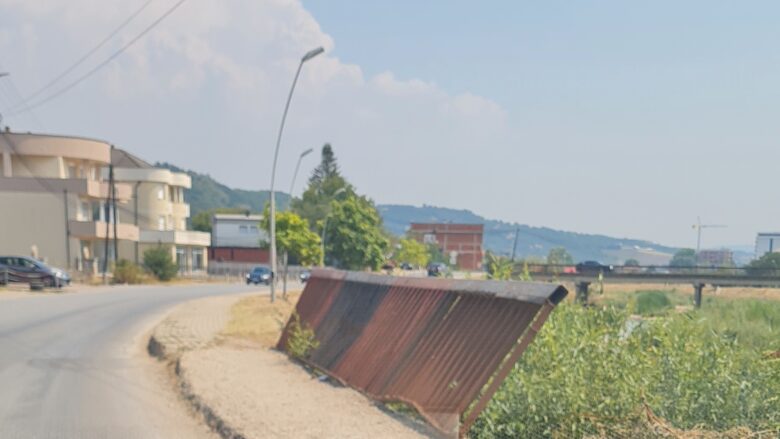 Qytetari ankohet për dëmtim në rrugë – Komuna e Kamenicës thotë se do të rregullohet me hapjen e ndonjë tenderi të ri