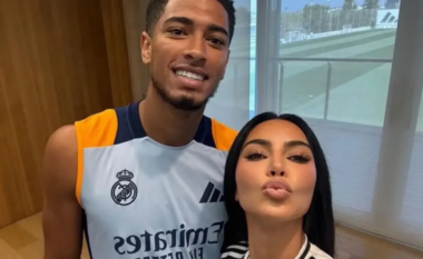 Kim Kardashian u takua me Jude Bellingham në qendrën stërvitore të Real Madridit