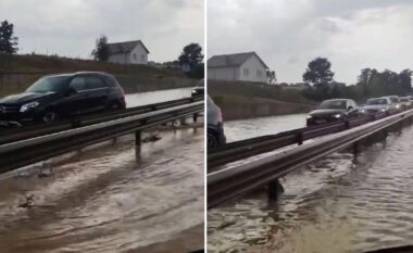 Bllokim trafiku në Komoran të Drenasit pas reshjeve të dendura të shiut