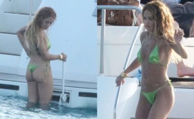 Rita Ora shfaq figurën e saj të mrekullueshme me bikini të gjelbra, teksa shijon një ditë në jaht me bashkëshortin Taika Waititi
