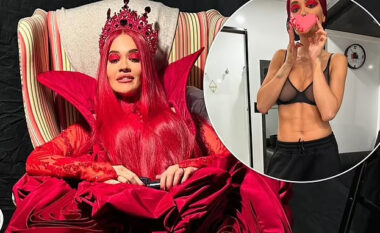 Rita Ora publikon të tjera fotografi nga prapaskenat e filmit “Descendants: The Rise Of Red”, duke treguar muskujt e barkut