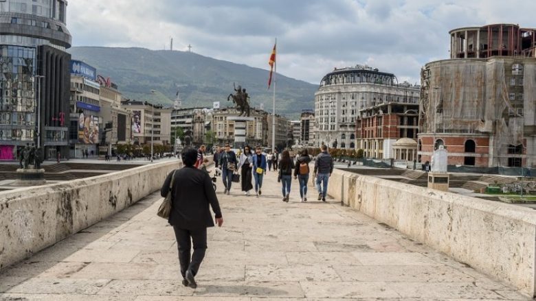 Rreth 42 për qind e të rinjve duan të largohen nga Maqedonia e Veriut