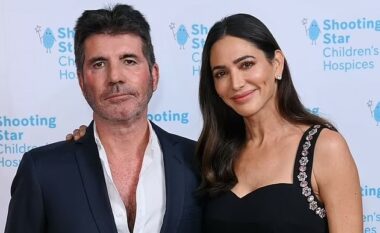 Simon Cowell martohet fshehurazi me partneren Lauren Silverman, pas tre vitesh fejesë