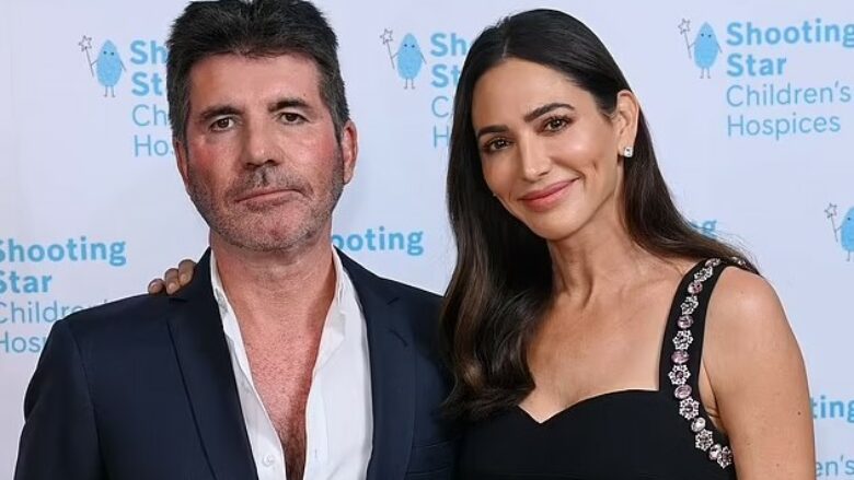 Simon Cowell martohet fshehurazi me partneren Lauren Silverman, pas tre vitesh fejesë