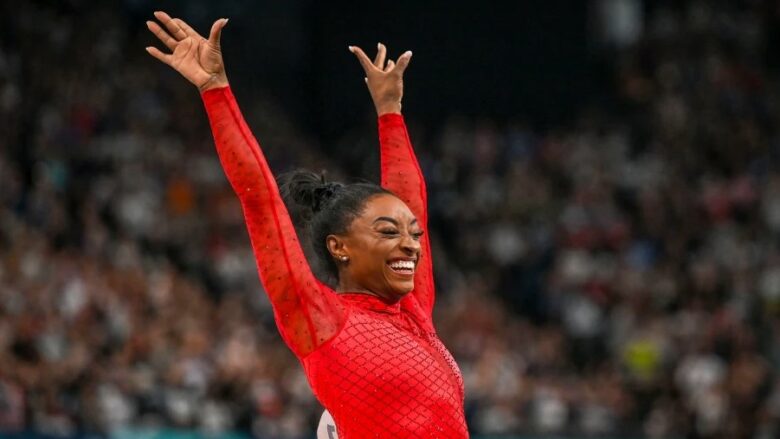 Simone Biles fiton një tjetër medalje të artë dhe shkruan historinë në Lojërat Olimpike