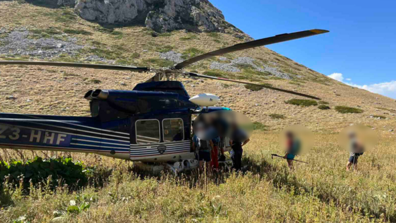 Një person i lënduar është transportuar me helikopter të policisë nga Galiçica në Ohër