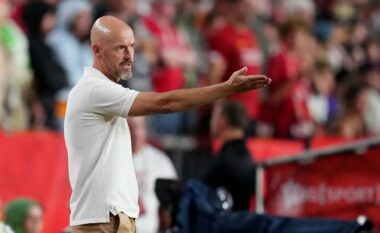 Ten Hag reagon i shqetësuar pas humbjes së thellë që pësuan ndaj Liverpoolit