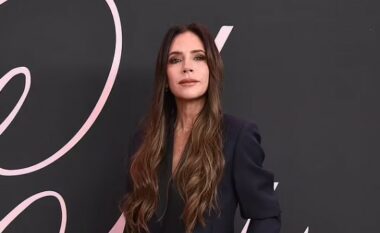 Victoria Beckham pranon se nuk do të hynte në industrinë e modës duke ditur atë që di tani – thotë se ishte ‘naive’ kur lançoi markën e saj