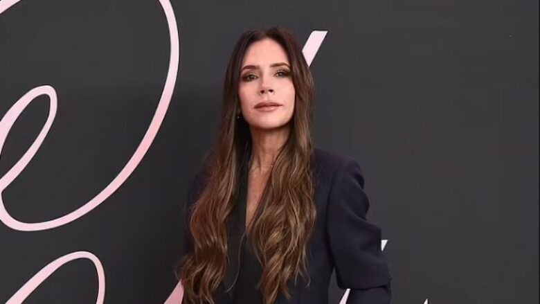 Victoria Beckham pranon se nuk do të hynte në industrinë e modës duke ditur atë që di tani – thotë se ishte ‘naive’ kur lançoi markën e saj